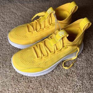 Curry Flow 8 Yellow. Women’s 7 - EU 38 Never worn!